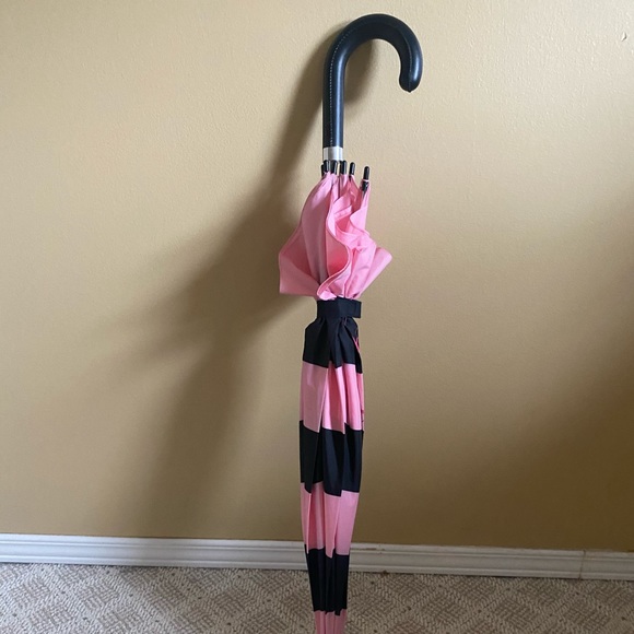 Limited Edition Victoria Secret Umbrella - Picture 4 of 4